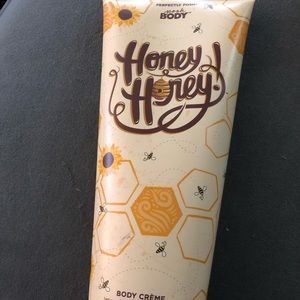 Perfectly posh honey honey body cream